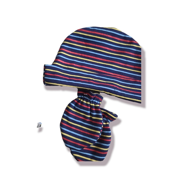 Infant Hat and Mitten Set - Picture 3 of 6